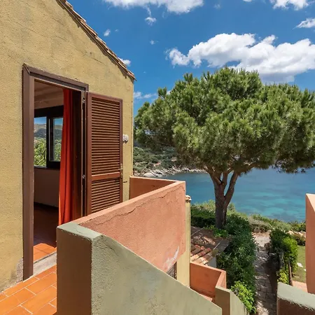 Accu Is Prezzus D Fronte Mare Apartamento