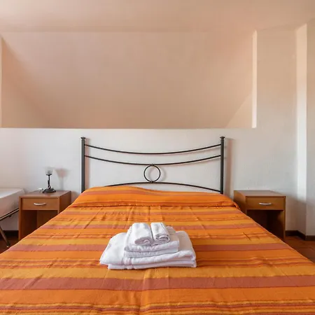 Accu Is Prezzus D Fronte Mare Apartamento *
